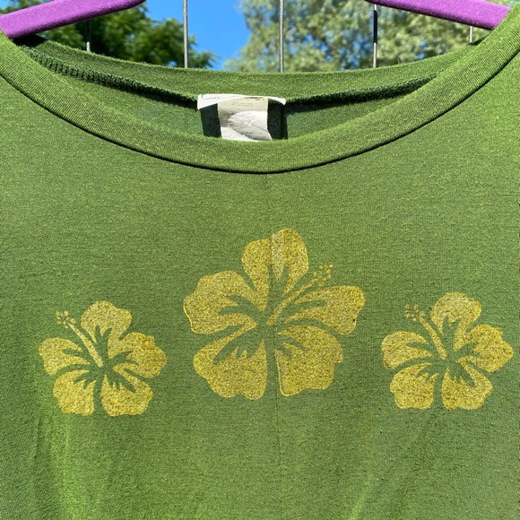 Hibiscus Block Print Cropped Tshirt - Picture 3 of 4
